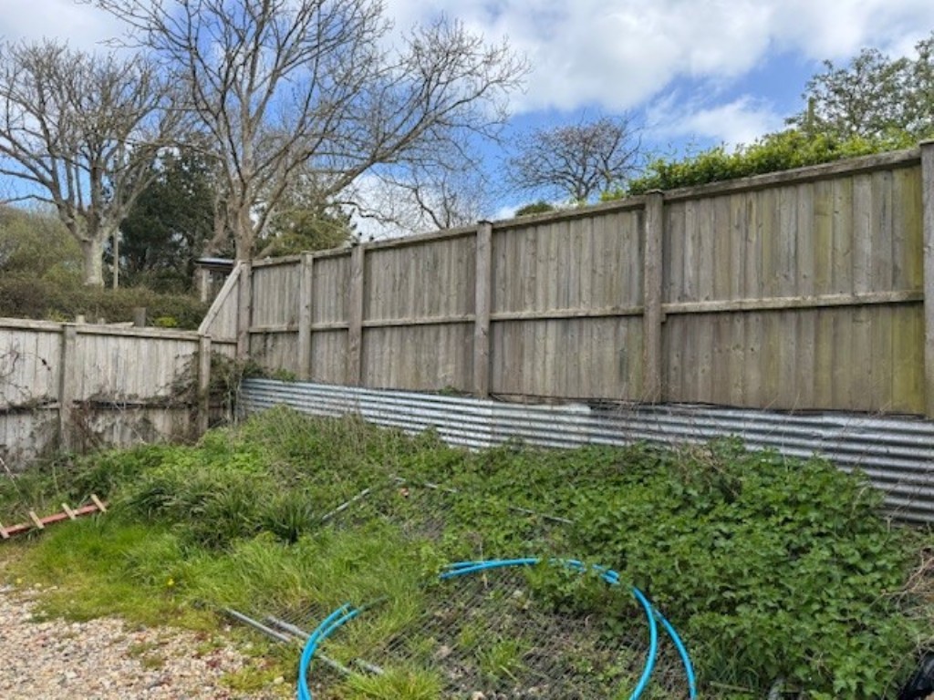 Lot: 56 - LAND AND TWO BARNS WITH CONSENT FOR RESIDENTIAL CONVERSION - Back area